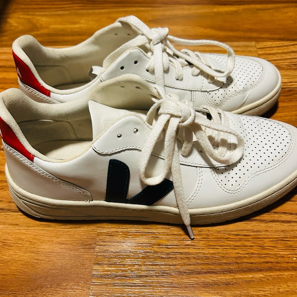 Size 10 Vejas in good condition.